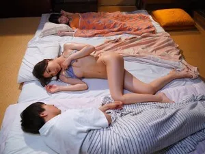 Vợ của con trai sai lầm khi tin bố chồng đau lưng không tắm được nên giúp ông…