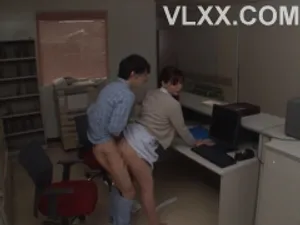 Người đóng cọc đâm mạnh vào cô sinh viên, cô sinh viên nói: "Tôi muốn đi tiểu"