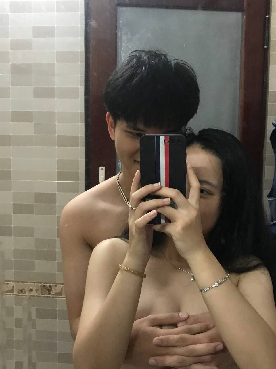 Tối nay, cô gái trường JK phong cách học đường trong sáng có đôi chân dài 170cm, ngọt ngào và ngoan ngoãn, thiết bị siêu rõ nét đã bí mật quay cảnh cô ấy thở hổn hển và rên rỉ, và cô ấy quyến rũ đến mức bạn không thể bỏ lỡ